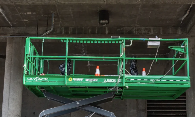 シザーリフトレンタルを安全かつ効率的に操作する方法は？